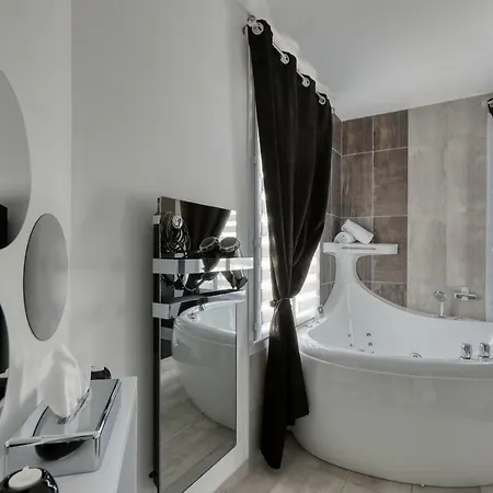 123home-suite & Serris